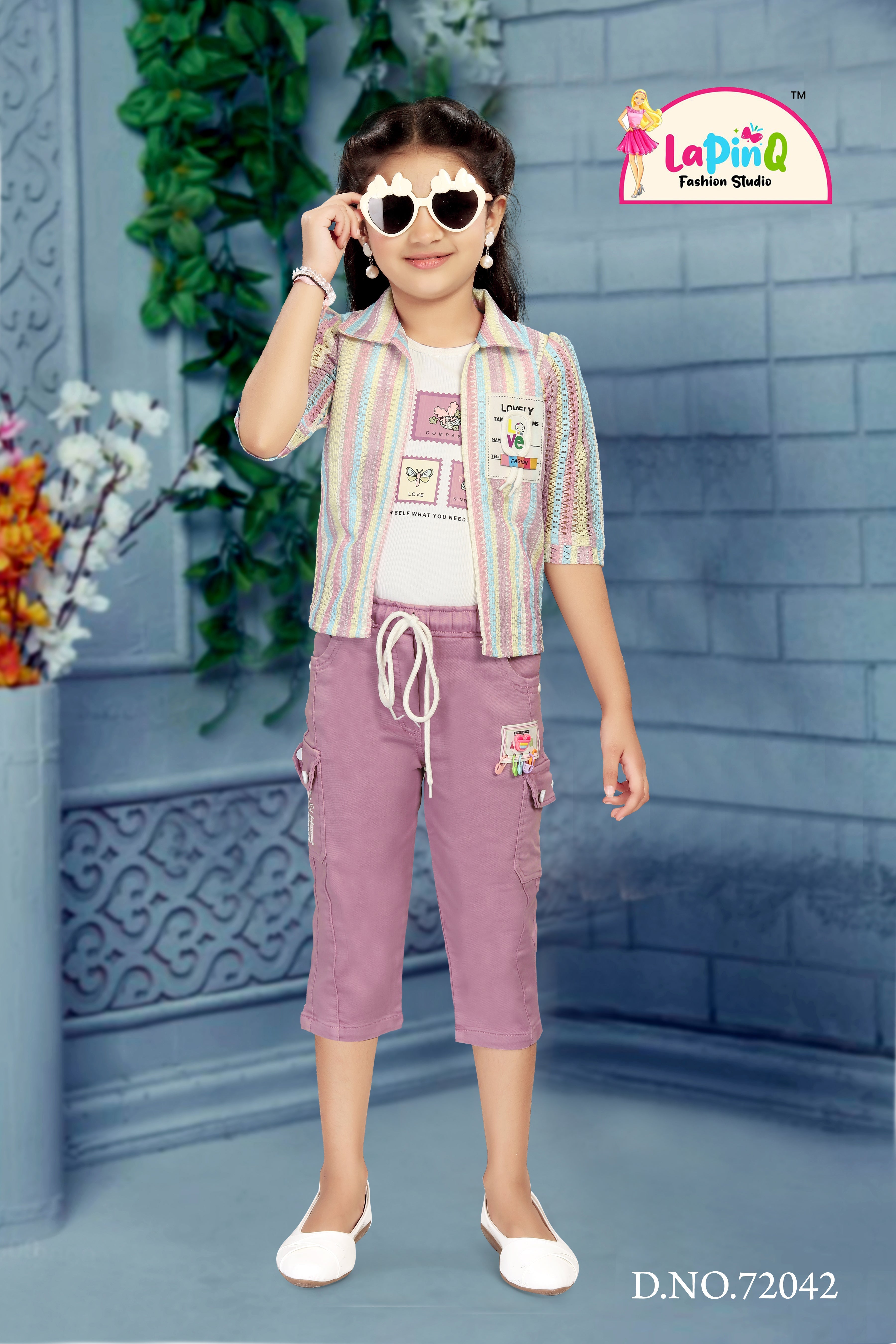 Girls Stylish Capri and Jacket Set