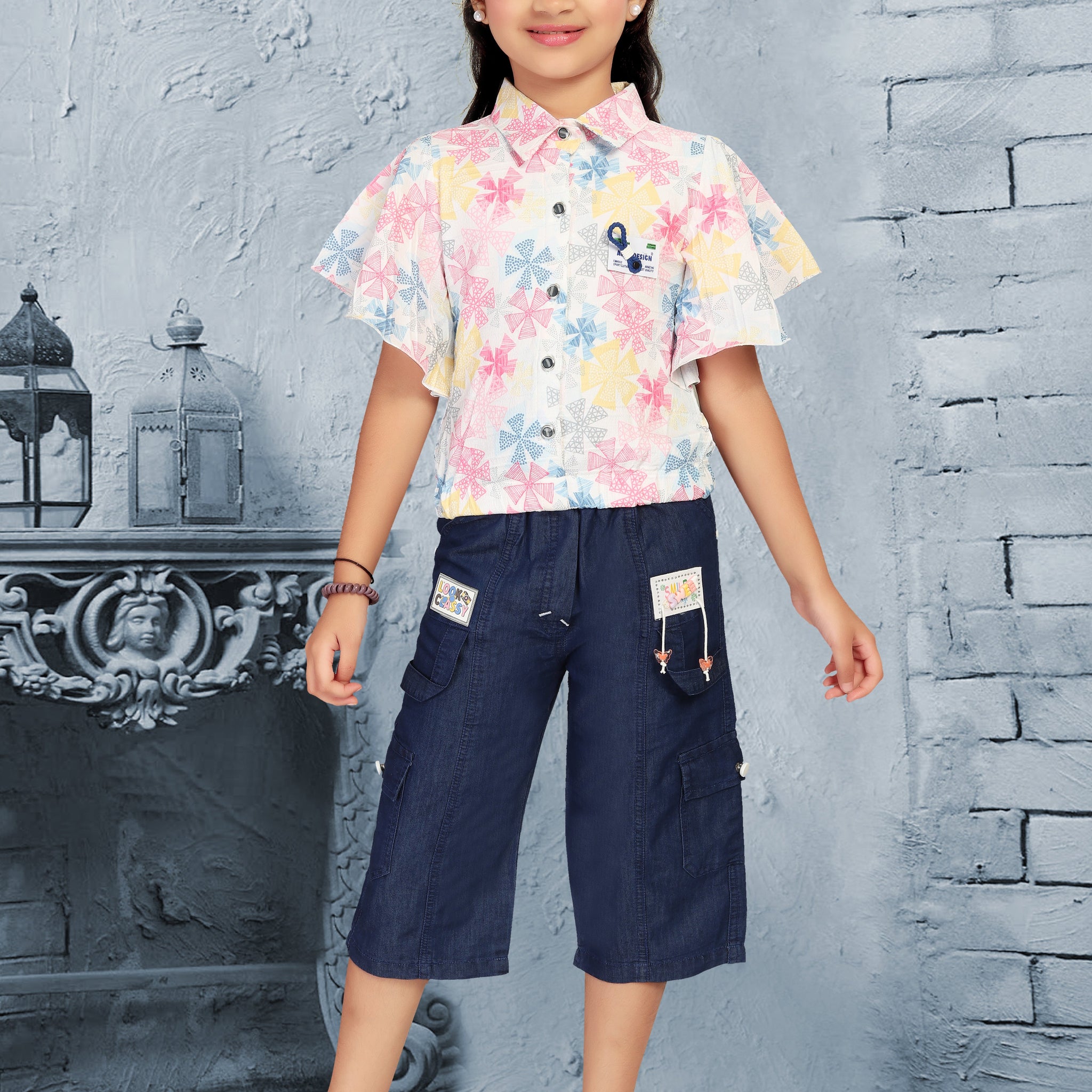 Girls Capri and Shirt Set with Floral details
