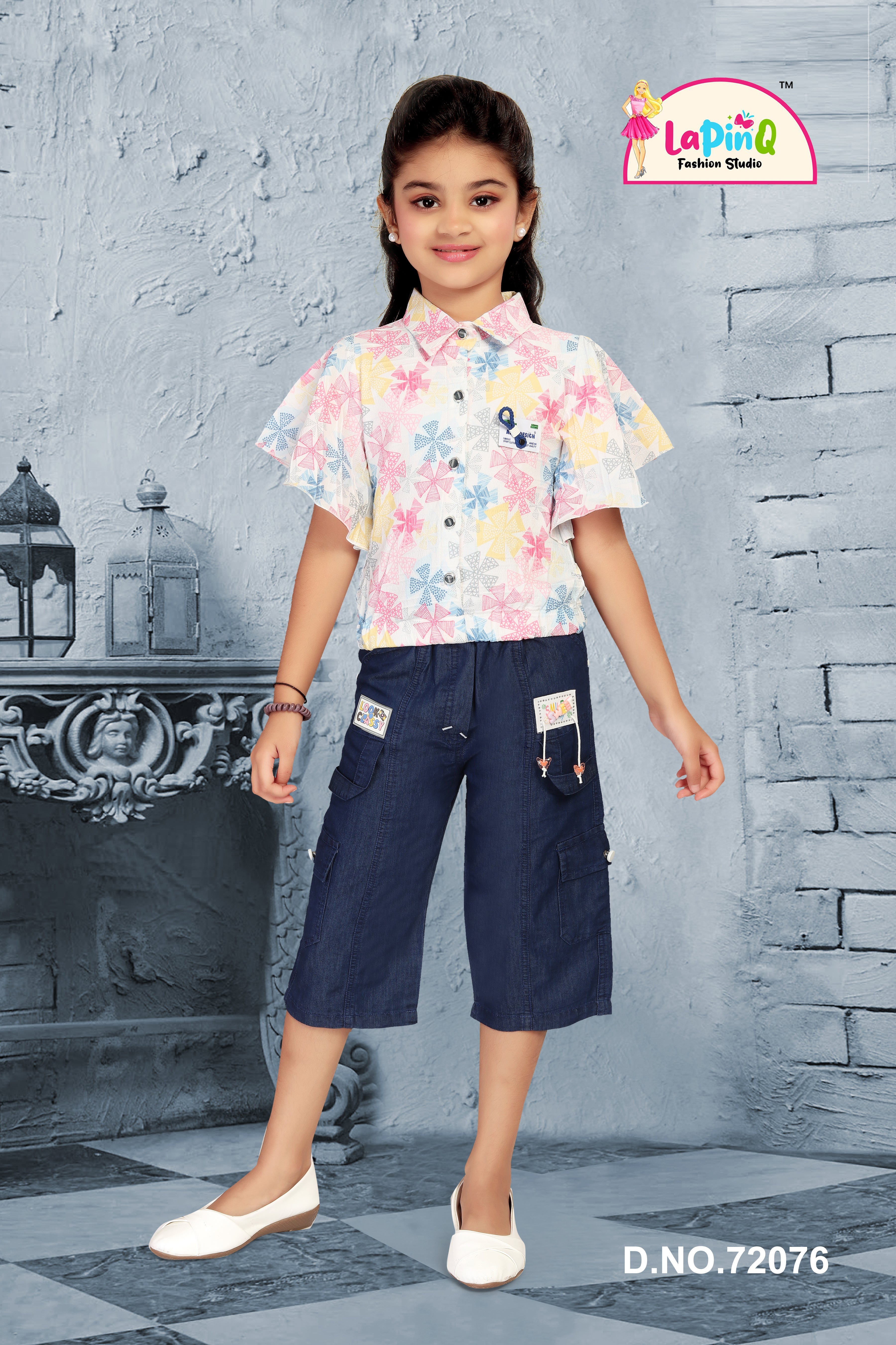 Girls Capri and Shirt Set with Floral details